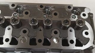 Kubota V1505 सिलेंडर हेड उच्च गुणवत्ता वाले इंजन स्पेयर पार्ट्स